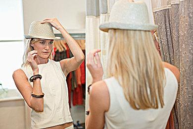 《明末：渊虚之羽》新视频和截图 女主大战小怪